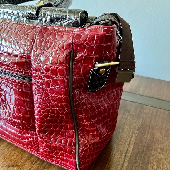 👜 Samantha Brown Burgundy Croco Embossed Overnight Travel Bag 12.5”H x 14”W - Picture 12 of 15